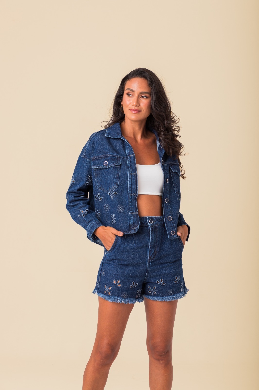 15232095041_shorts-jeans-azul-com-detalhes-de-laise-allure-vestimenta202-1.jpg