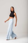 Calça Jeans Claro Pantalona Com Detalhes De Laise