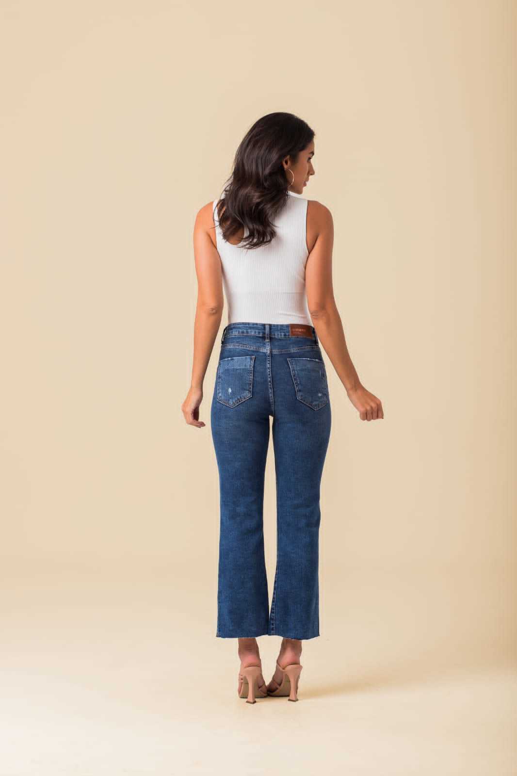 15251149619_calca-flare-azul-estonada-jeans-com-bolsos-allure-vestimenta-1.jpg