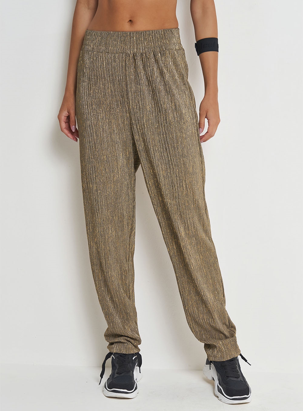 15252737143_calca-canelada-com-brilho-dourado-colcci-allure-vestimenta202-1.jpg