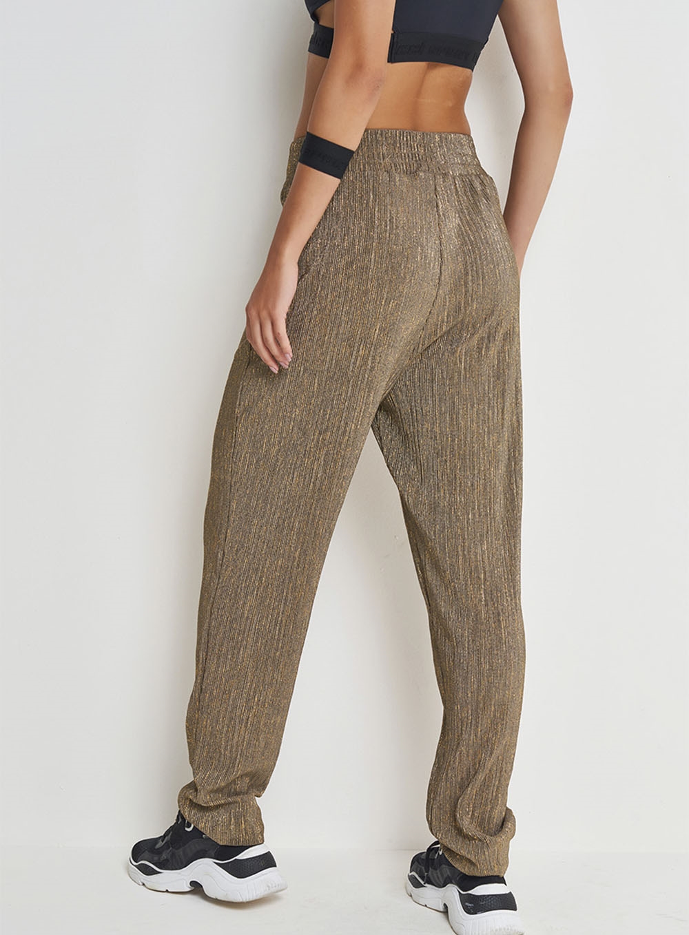 15252737207_calca-canelada-com-brilho-dourado-colcci-allure-vestimenta203-1.jpg
