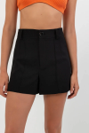 15209441274_shorts_cintura_alta_em_crepe_com_nervuras_frontais-allure-vestimenta204.png